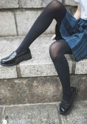 在蓝色时分飞翔-人人影视免费观看字幕