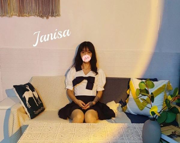 豪门千金摊牌了不装了-最新国产剧英文版字幕